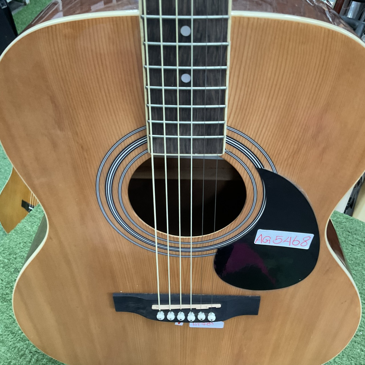 กีต้าร์โปร่ง HONEY BEE : F-15 N