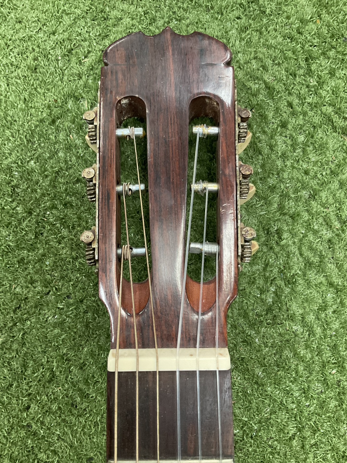 กีต้าร์คลาสสิค CLARK GUITAR : NO.10