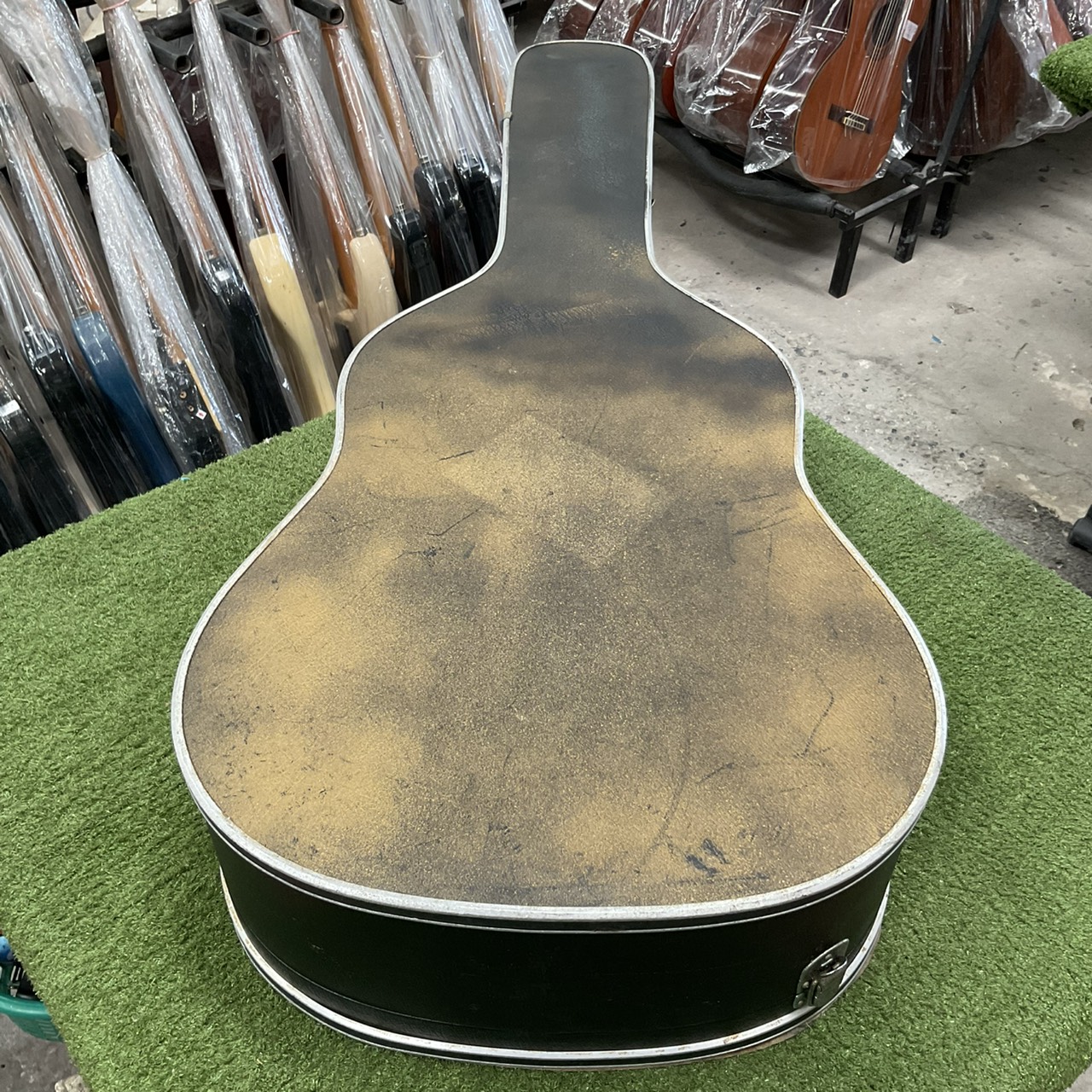 กล่องเคสกีต้าร์โปร่ง