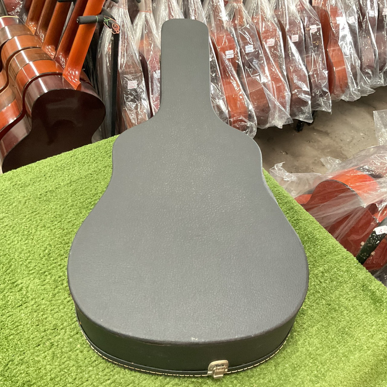 กล่องเคสกีต้าร์โปร่ง