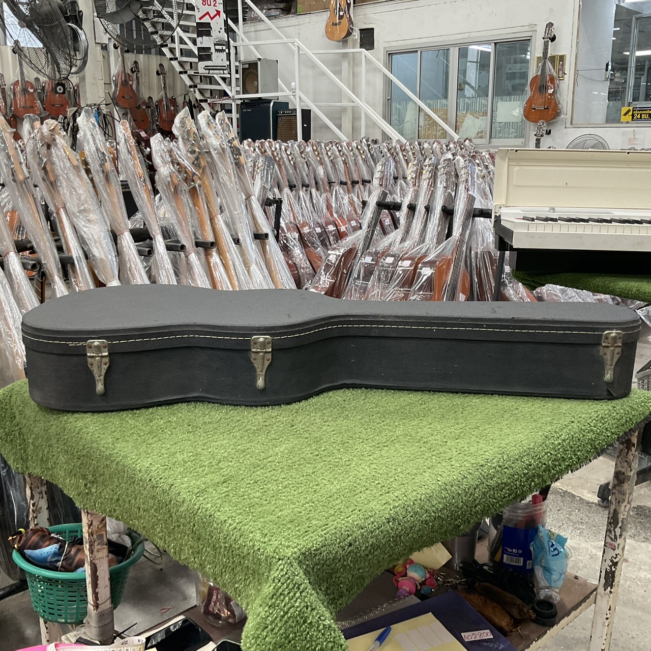 กล่องเคสกีต้าร์คลาสสิค