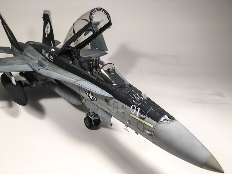 โมเดลเครื่องบิน Academy ขนาด 1/32 AC12103 F/A-18D Hornet "Night ATTACK"