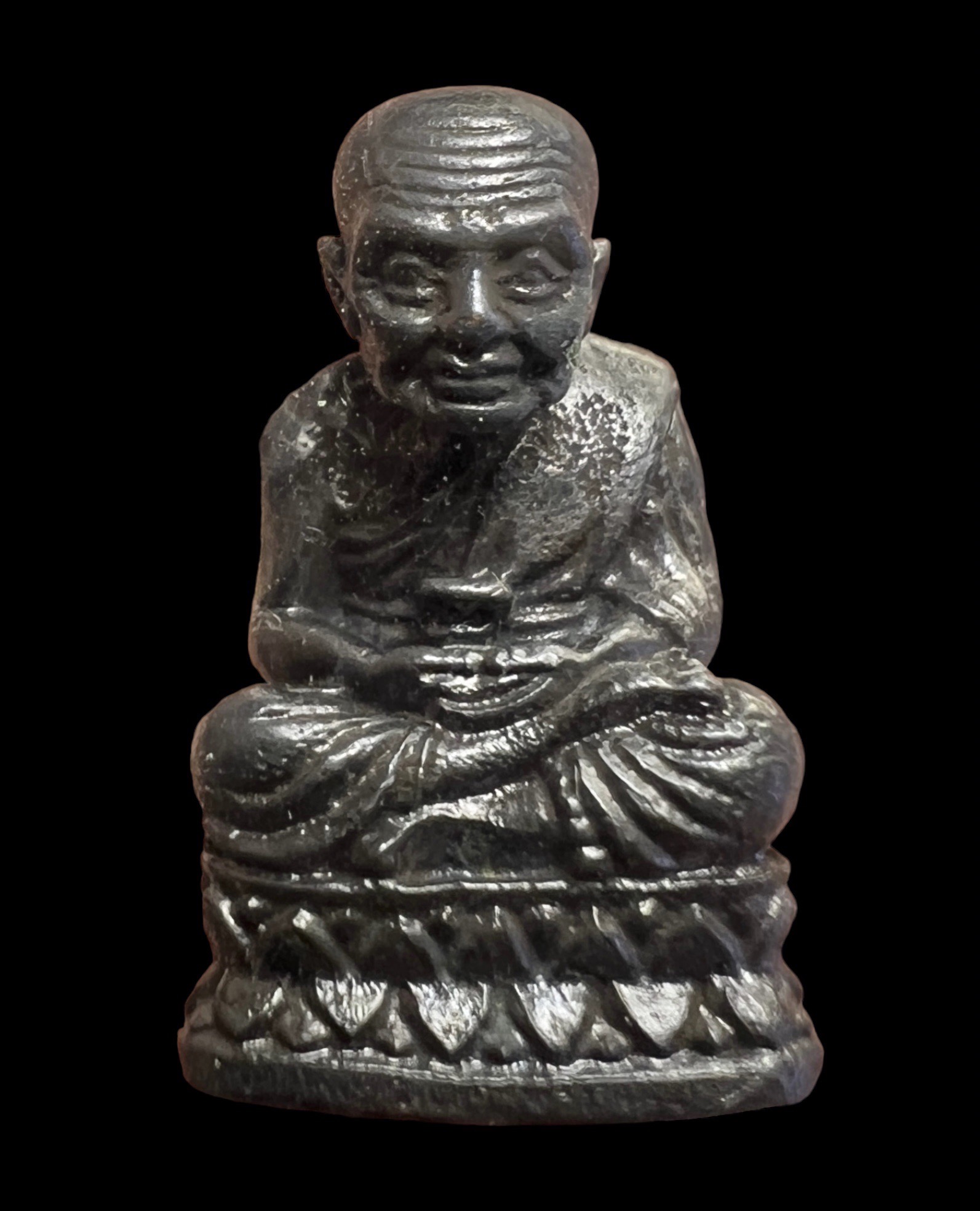 หลวงพ่อทวด ลอยองค์ 104 ปี (พิมพ์ใหญ่, เนื้อนวะแก่เงิน) Luang Pu Thuat Statue 104 Year (Big size, Bronze) SKU-02366