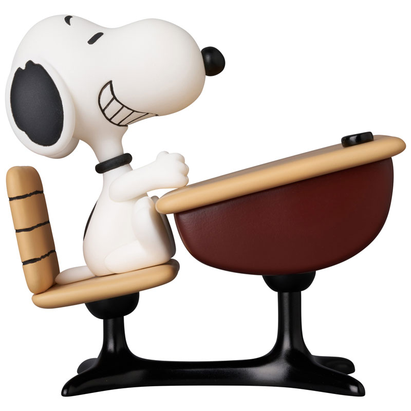 Ultra Detail Figure No.844 UDF PEANUTS SERIES 18 Snoopy with desk(Pre-order)