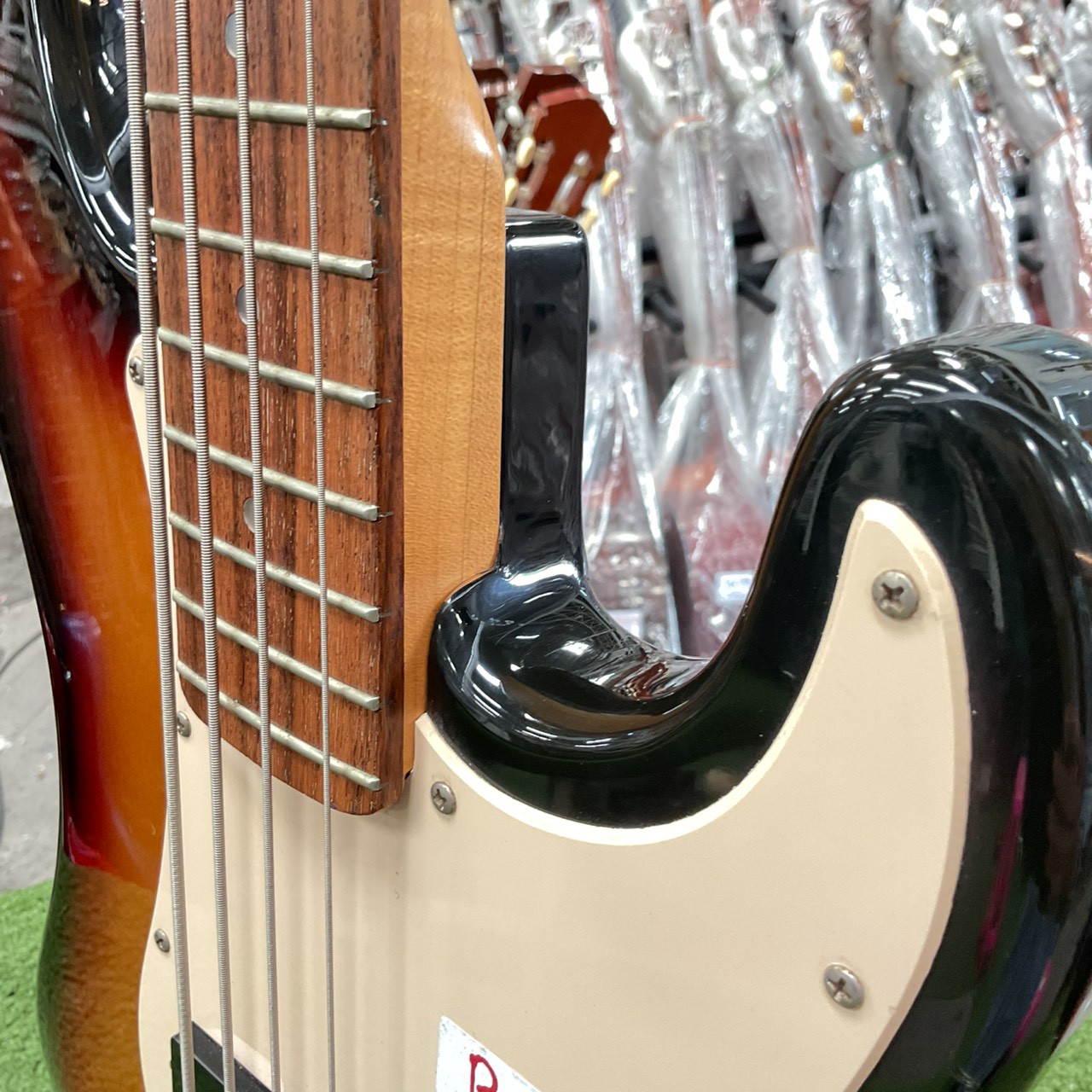 กีต้าร์เบส Craftsman : TRADITIONAL