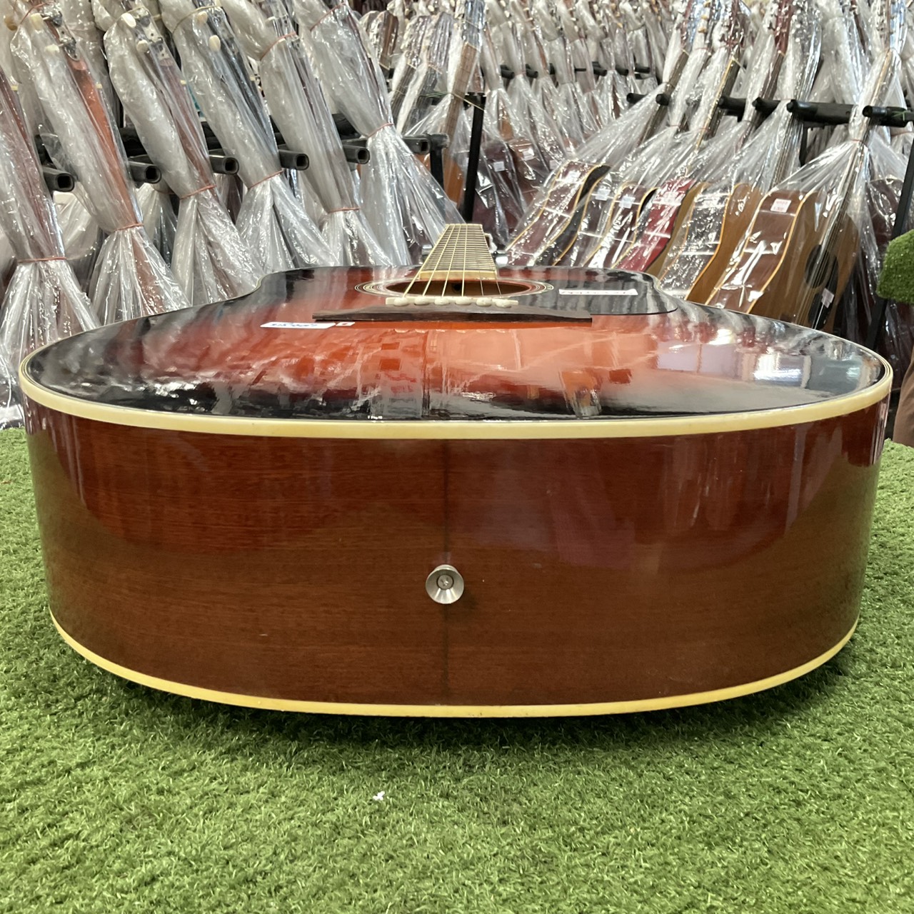 กีต้าร์โปร่ง Legend : WG-20 BS