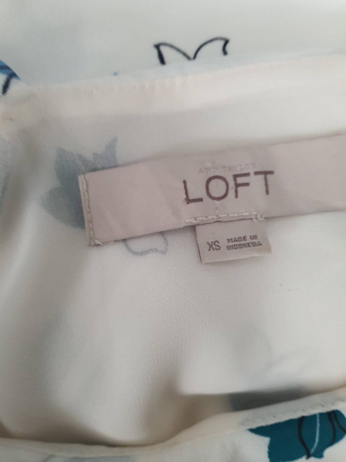 หมดคะ FF05201 เสื้อผ้ามือสอง ชีฟอง สีขาวลายดอกไม้ ANN TAYLOR LOFT อก 34 นิ้ว