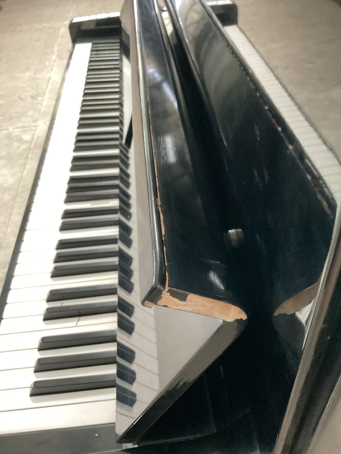 เปียโนอัพไลท์ ZEN-ON : UZ-235