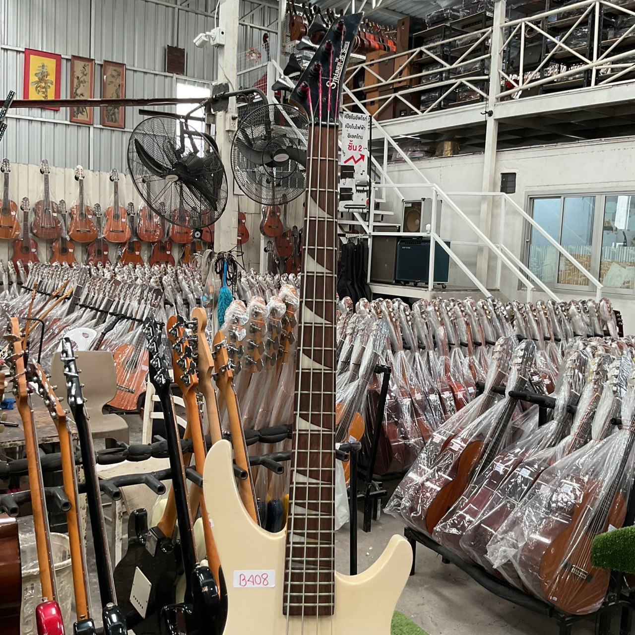 กีต้าร์เบส STRAINER : JS