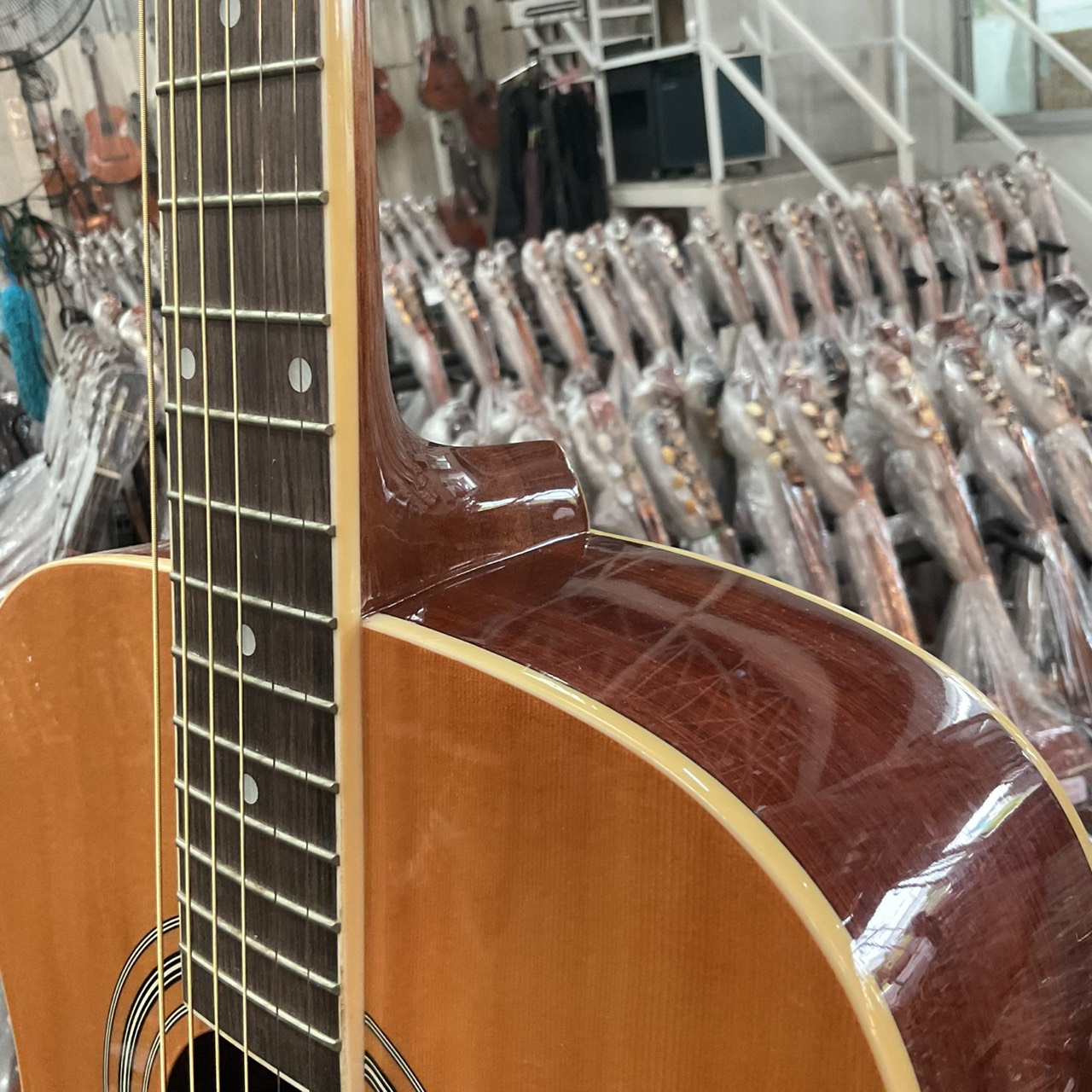 กีต้าร์โปร่ง HONEY BEE : F-15 N