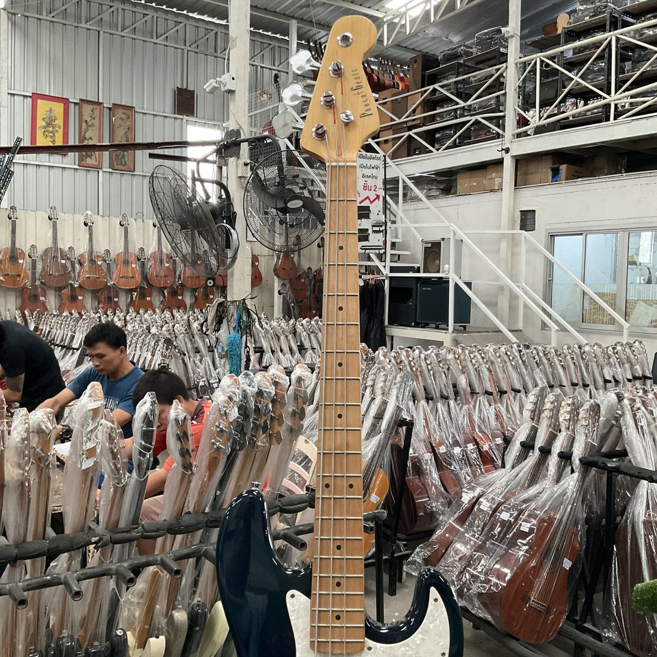 กีต้าร์เบส PhotoGenic สินค้าไม่พร้อมใช้งาน (ต้องซ่อม)