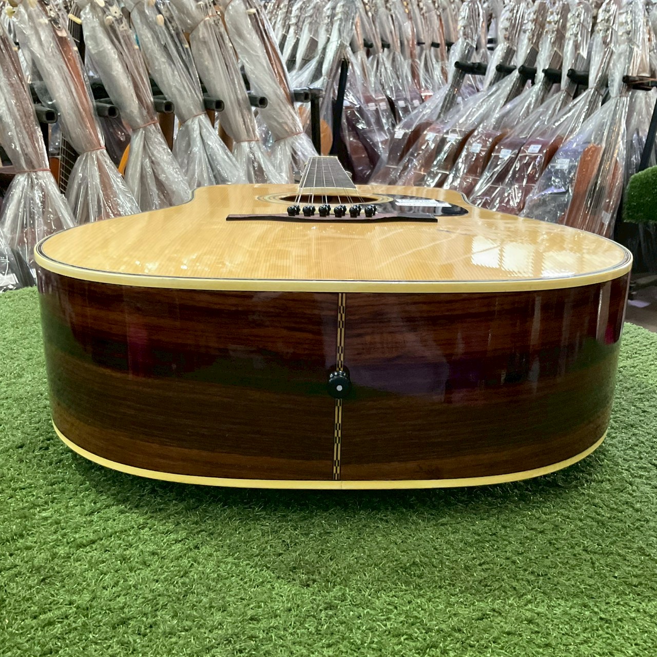 กีต้าร์โปร่ง Morris : B-30 - 12 สาย