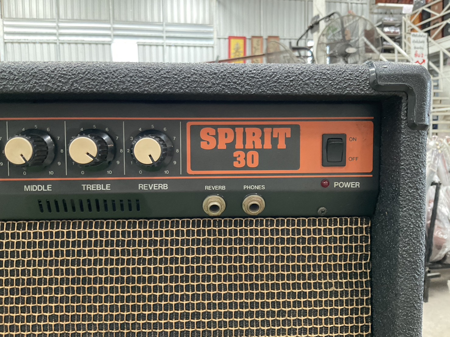 แอมป์กีต้าร์ Roland : SPIRIT-30