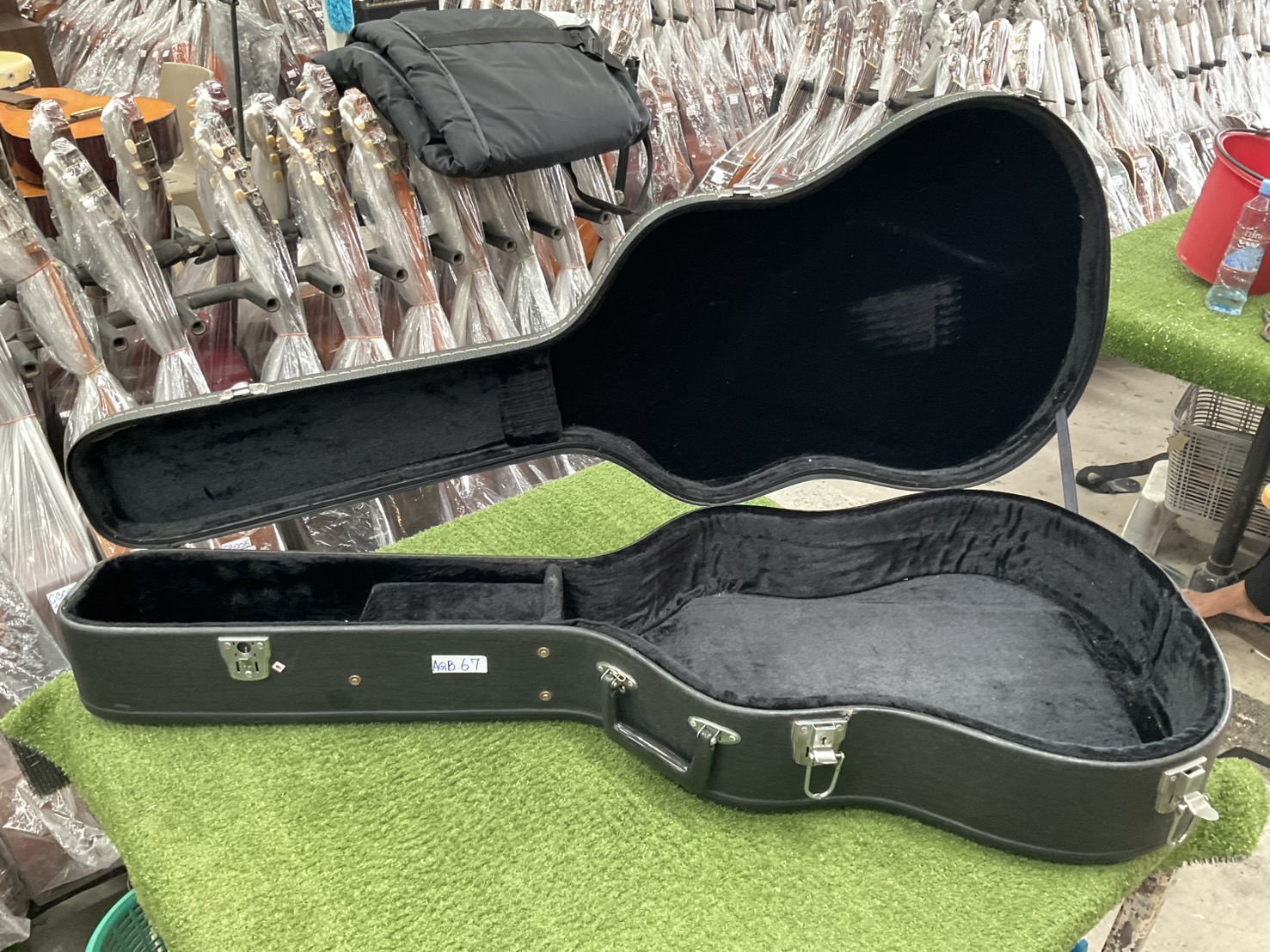 กล่องเคสกีต้าร์โปร่ง