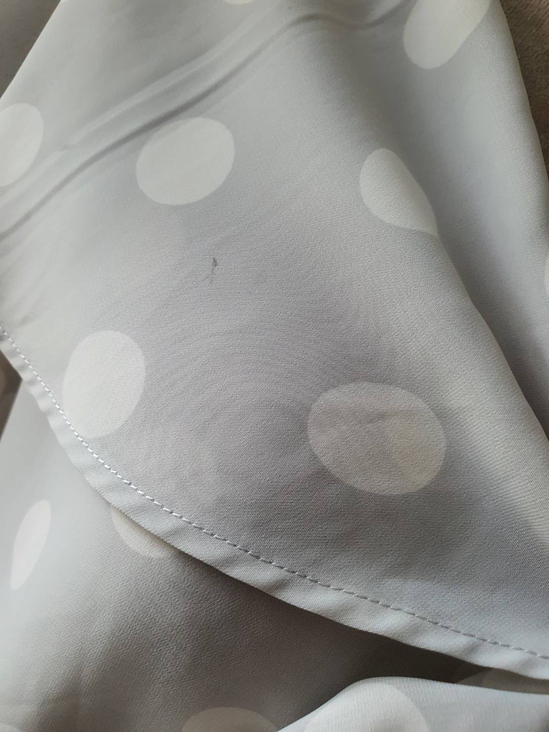 FF06477 เสื้อผ้ามือสอง ชีฟอง สีเทาลาย อก 38 นิ้ว