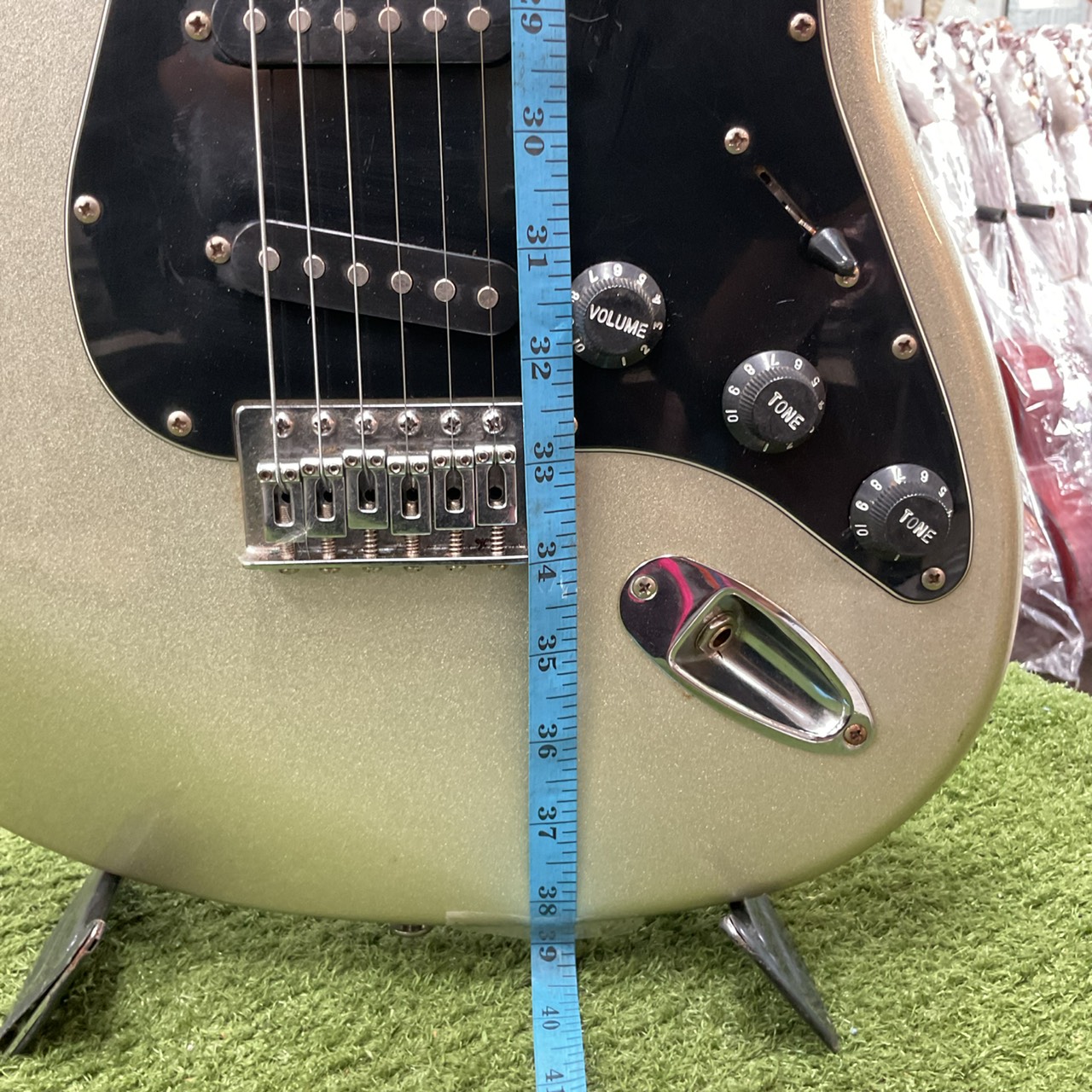 กีต้าร์ไฟฟ้า Mavis