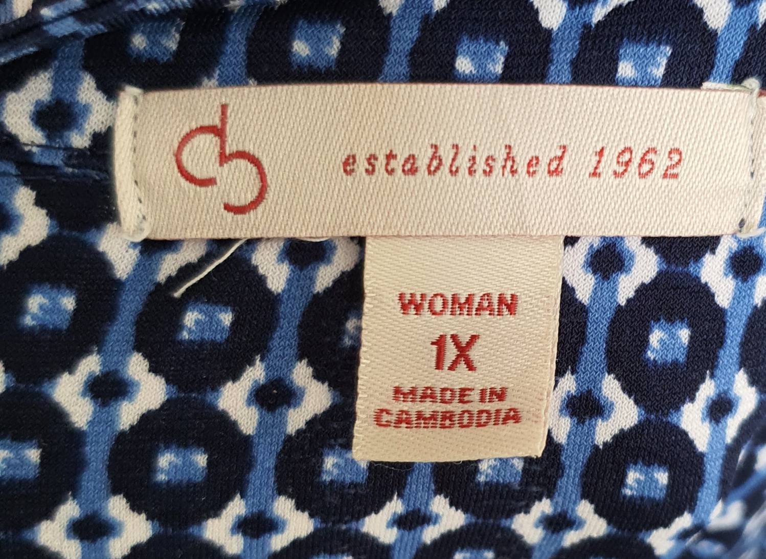 FF04360 เสื้อผ้ามือสอง สีน้ำเงินลาย แบรนด์ db established1962 อก 48-52 นิ้ว