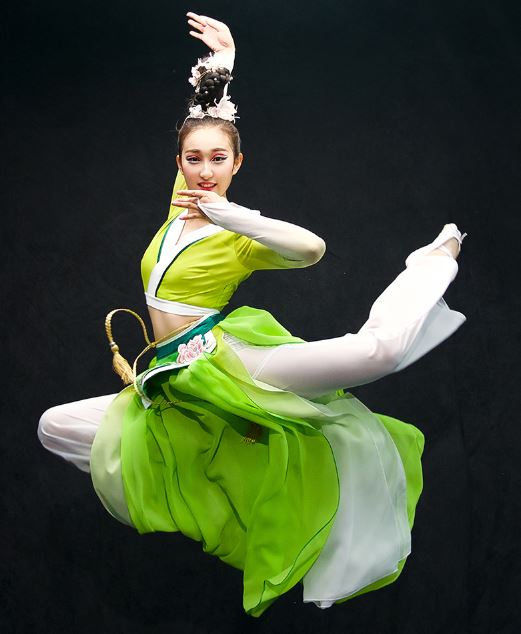 ชุดสตรีแสดงการฟ้อนรำจีน 2019 古典舞演出服飘逸2019 Chinese Classical Dance Costume Elegant 2019