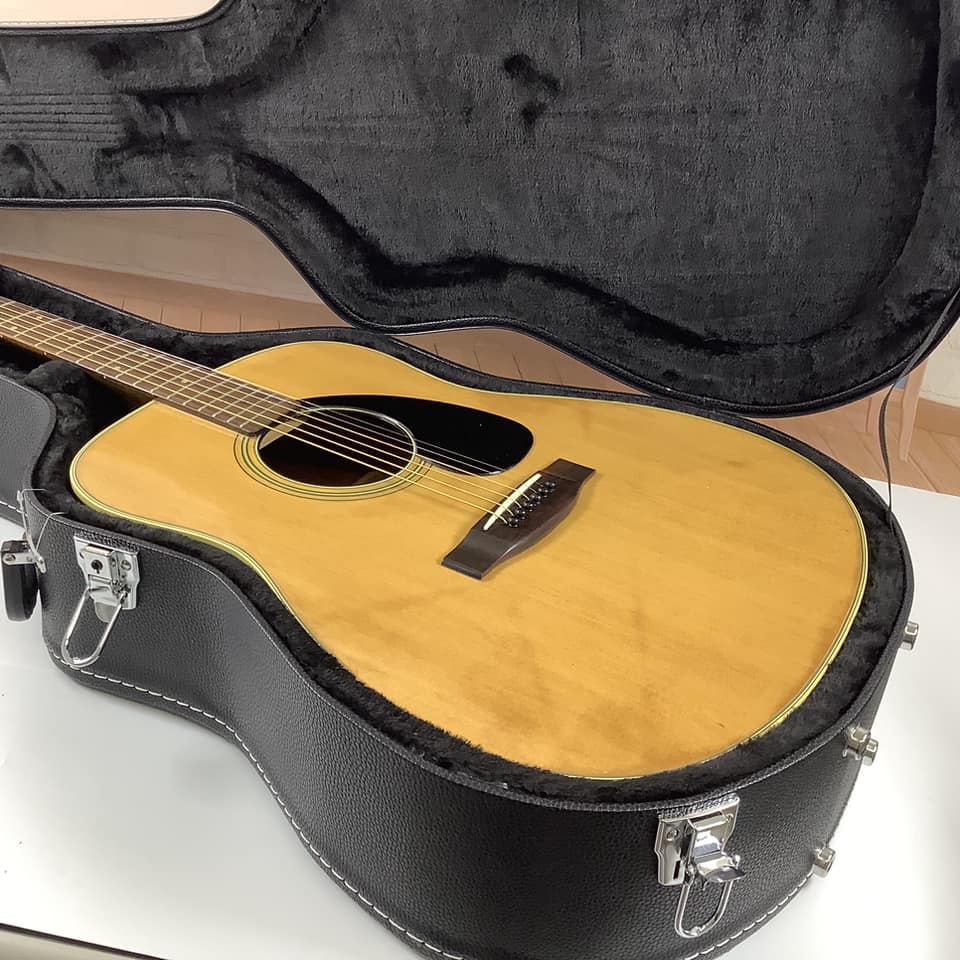 กล่องเคสกีต้าร์โปร่ง