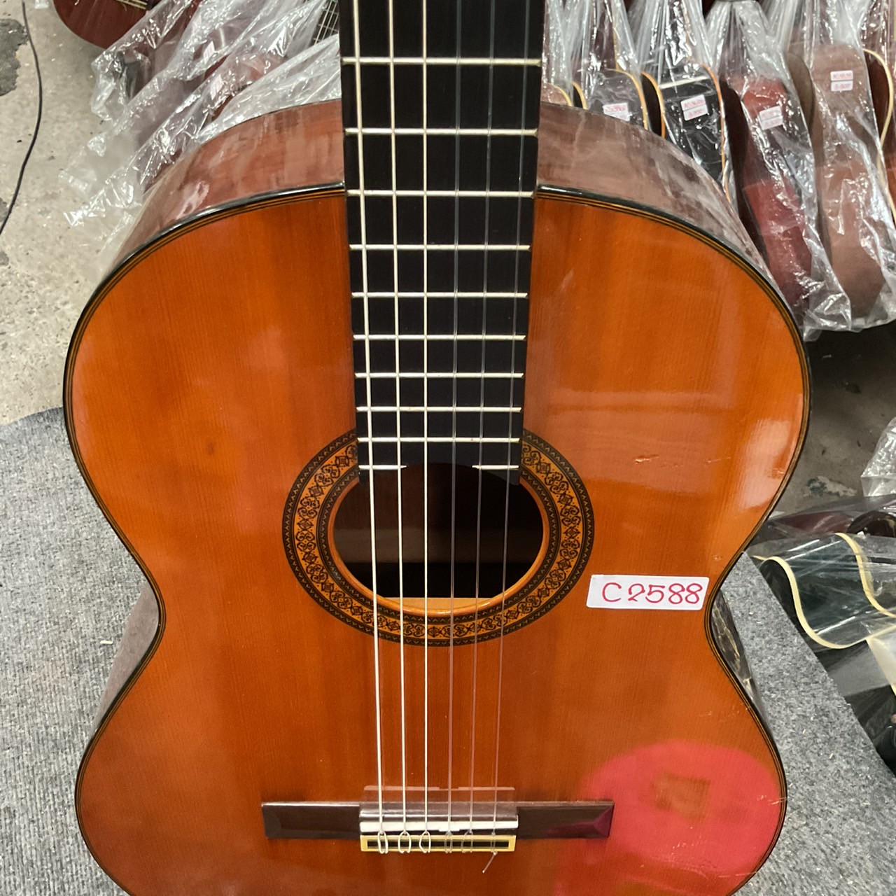 กีต้าร์คลาสสิค YAMAHA : C-180