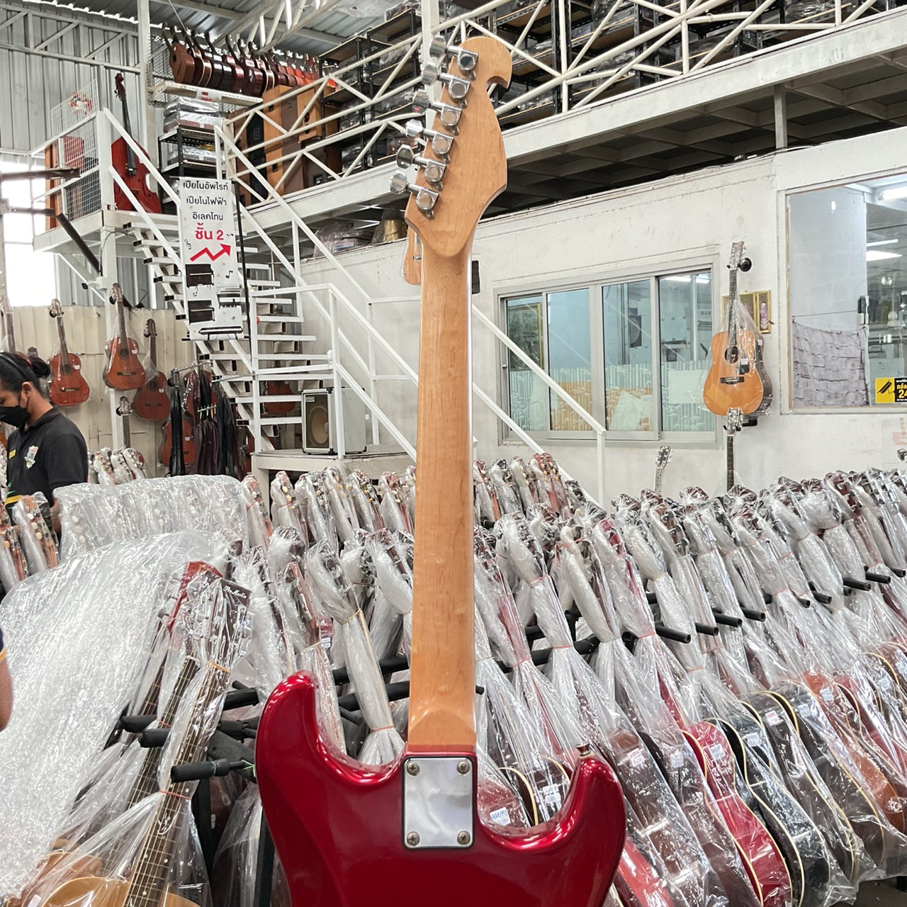 กีต้าร์ไฟฟ้า Giannini (สำหรับมือซ้าย)