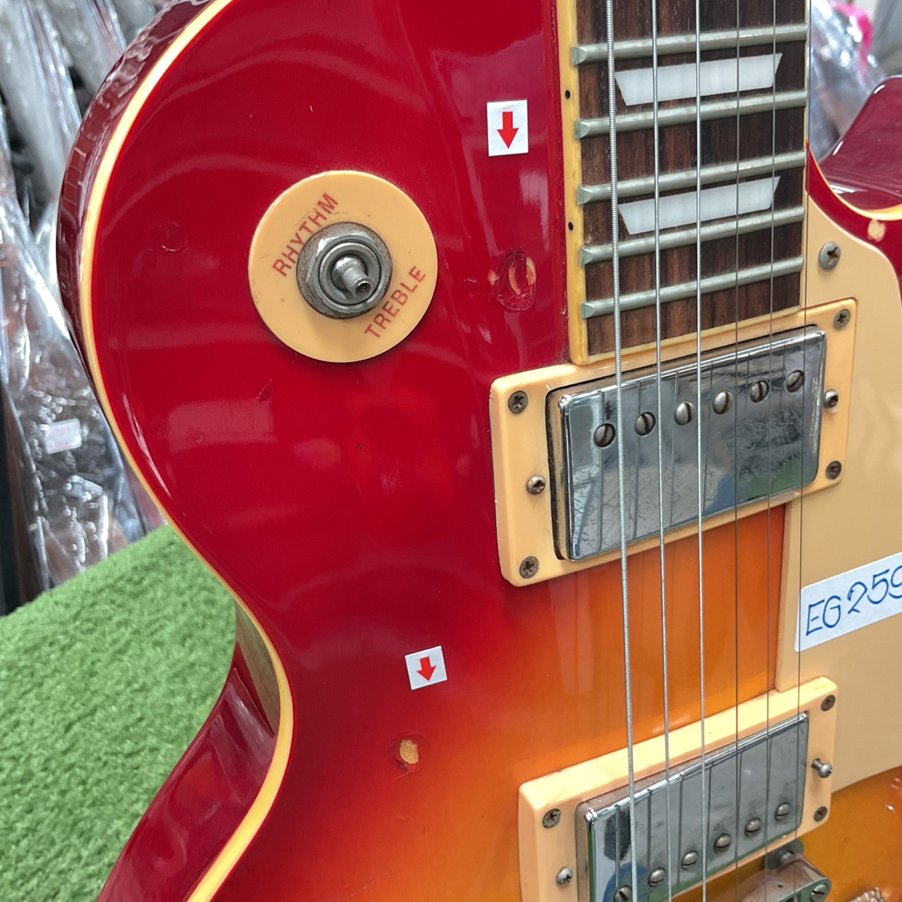 กีต้าร์ไฟฟ้า PhotoGenic