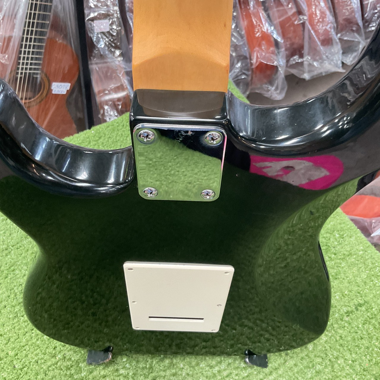 กีต้าร์ไฟฟ้า Prologue