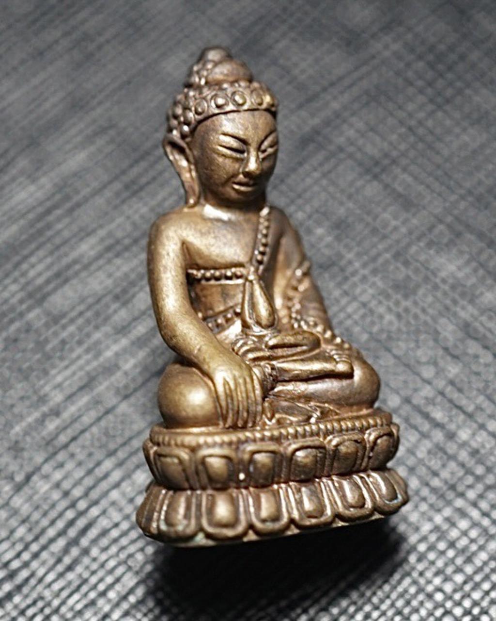 พระกริ่งชินบัญชร (เนื้อโลหะผสมรมดำ) Phra Kring Chinnabanchorn (Black alloy material). SKU-03261