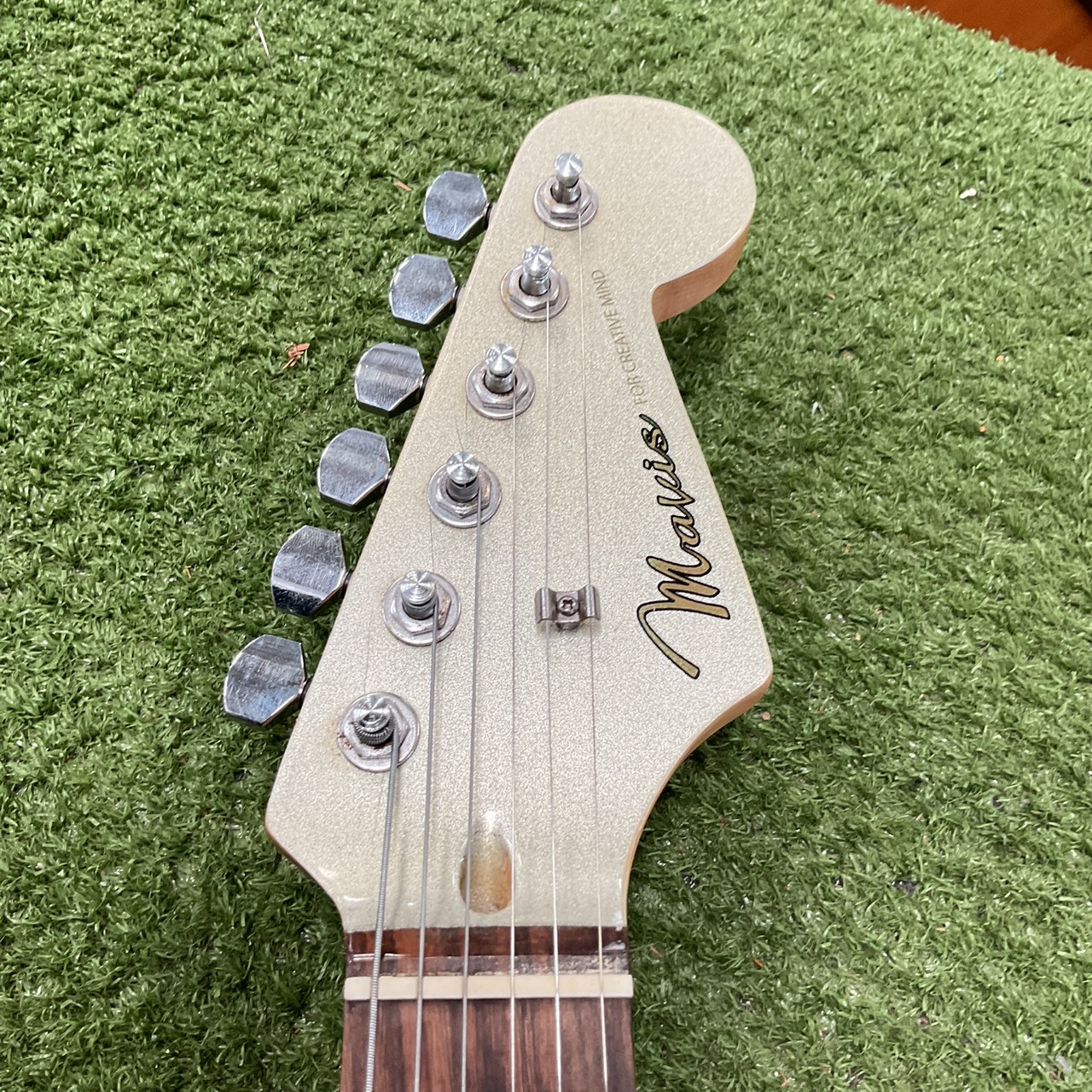 กีต้าร์ไฟฟ้า Mavis