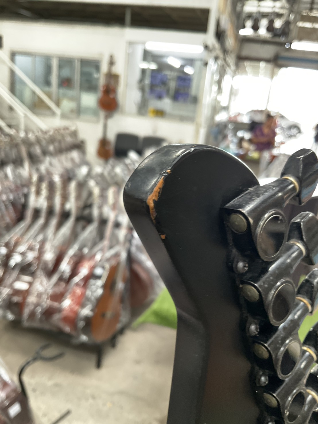 กีต้าร์ไฟฟ้า FERNANDES