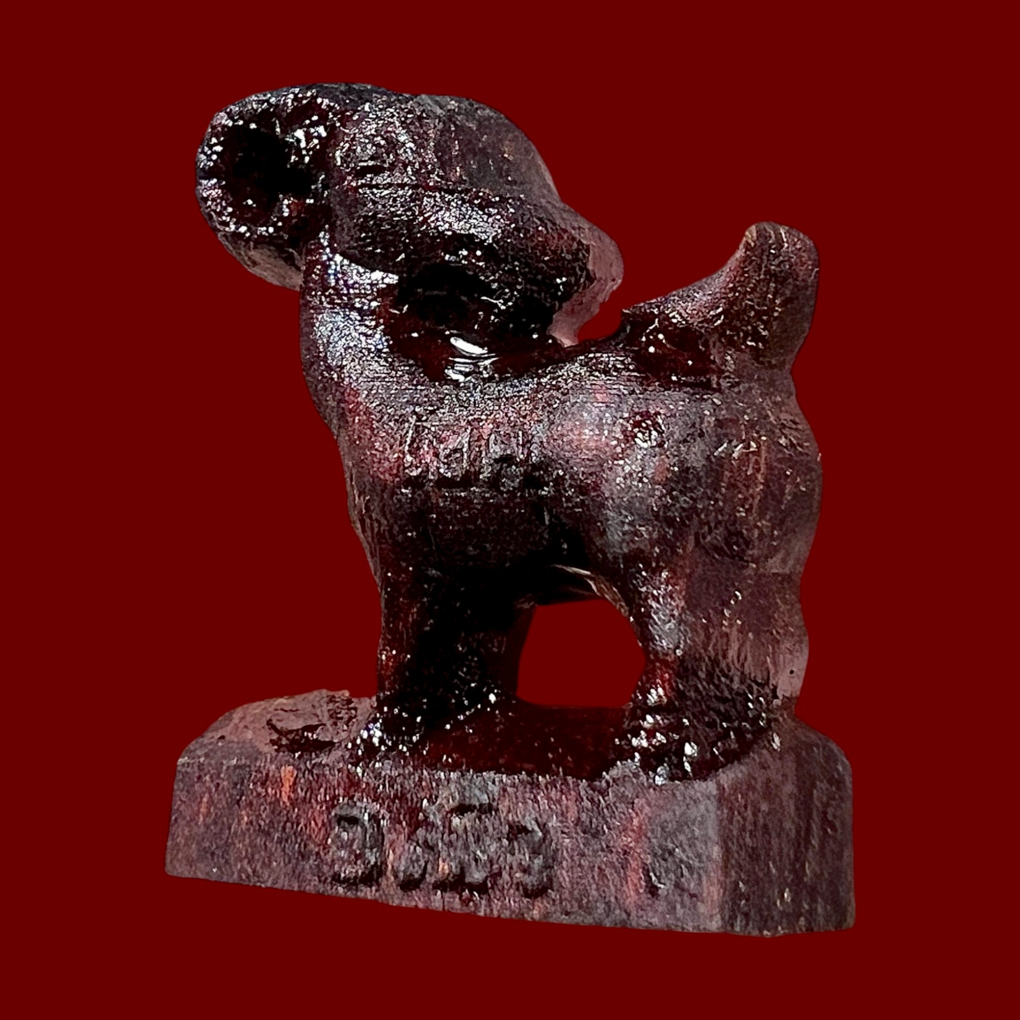 พญาแพะเหลียวหลัง (ไม้มะขามตายพราย) Backward-Gazing Goat King. (dead-standing tamarind wood) SKU-04001