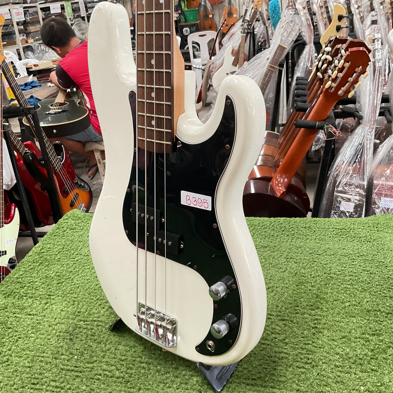 กีต้าร์เบส SELDER