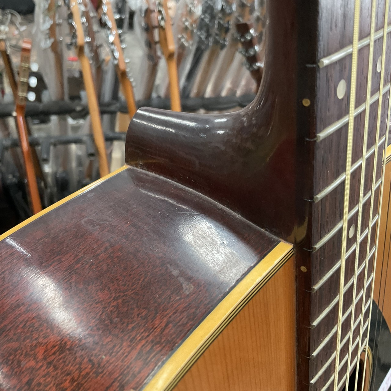 กีต้าร์โปร่ง YAMAHA : FG-200J