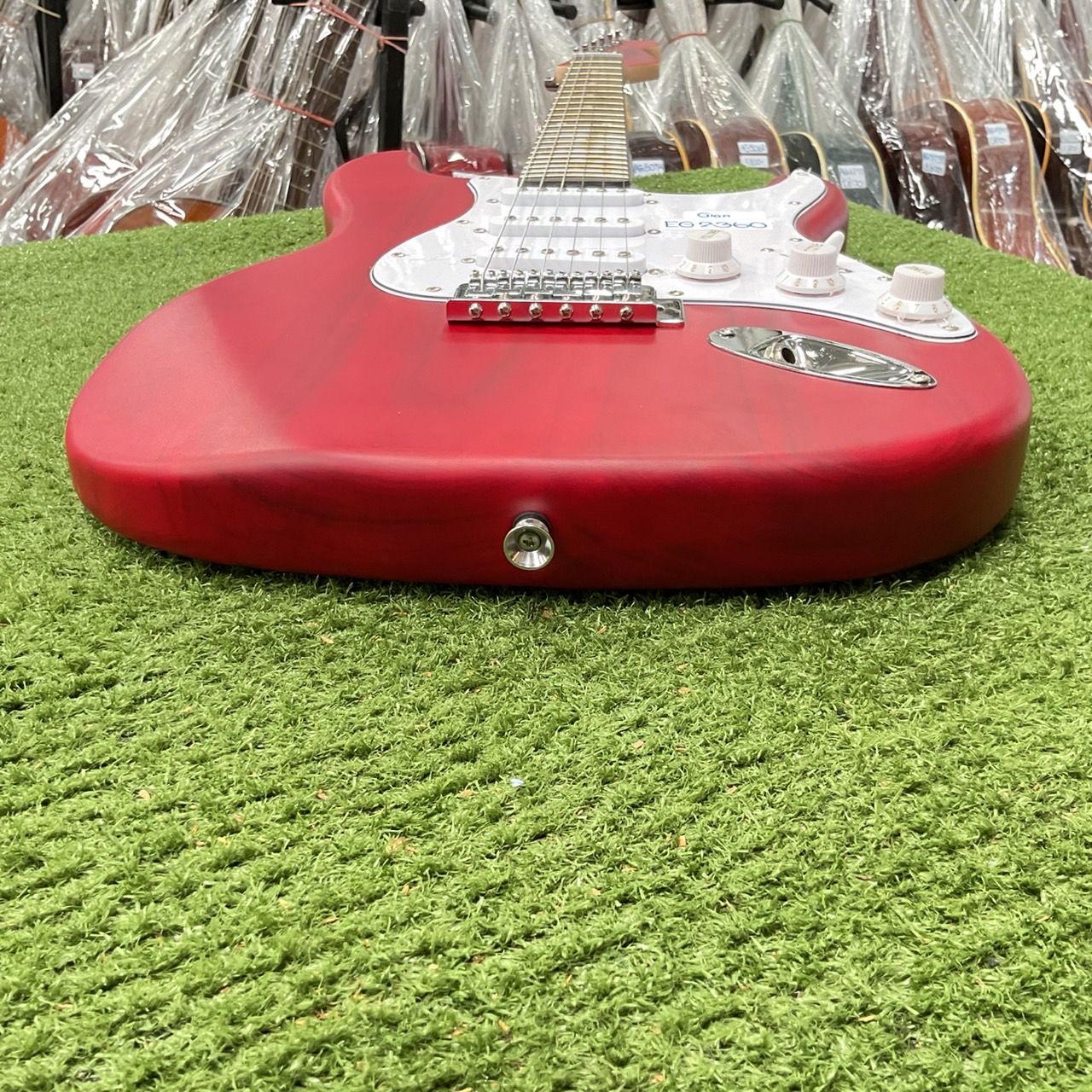 กีต้าร์ไฟฟ้า GION