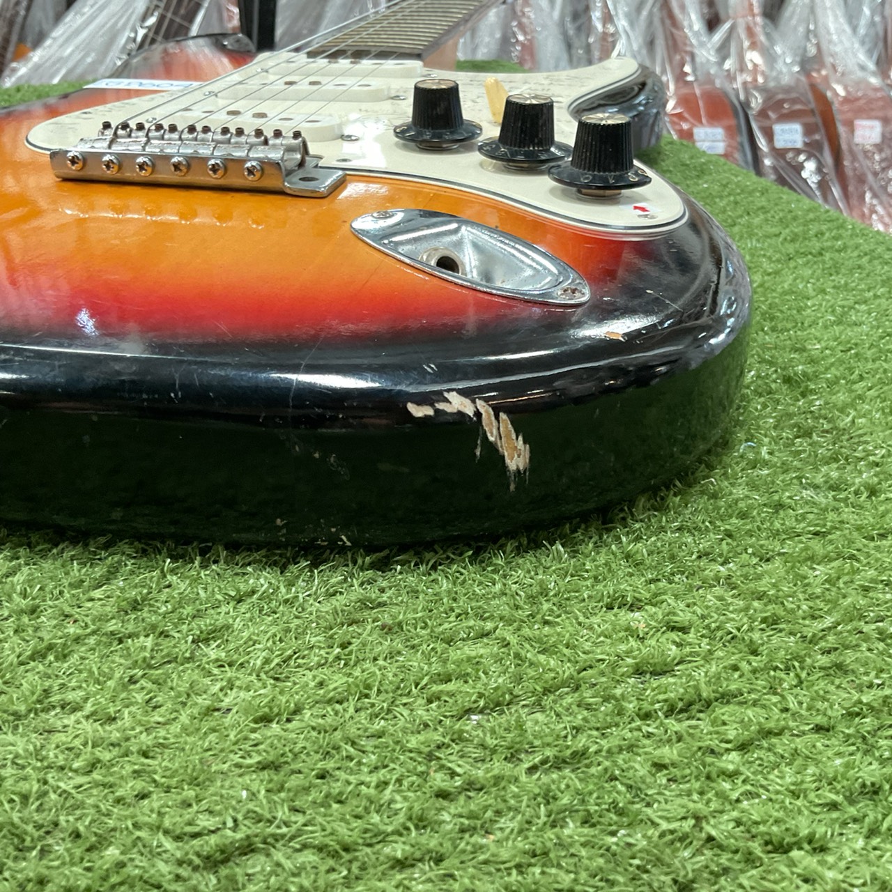 กีต้าร์ไฟฟ้า HOLLY : SPLENDOR