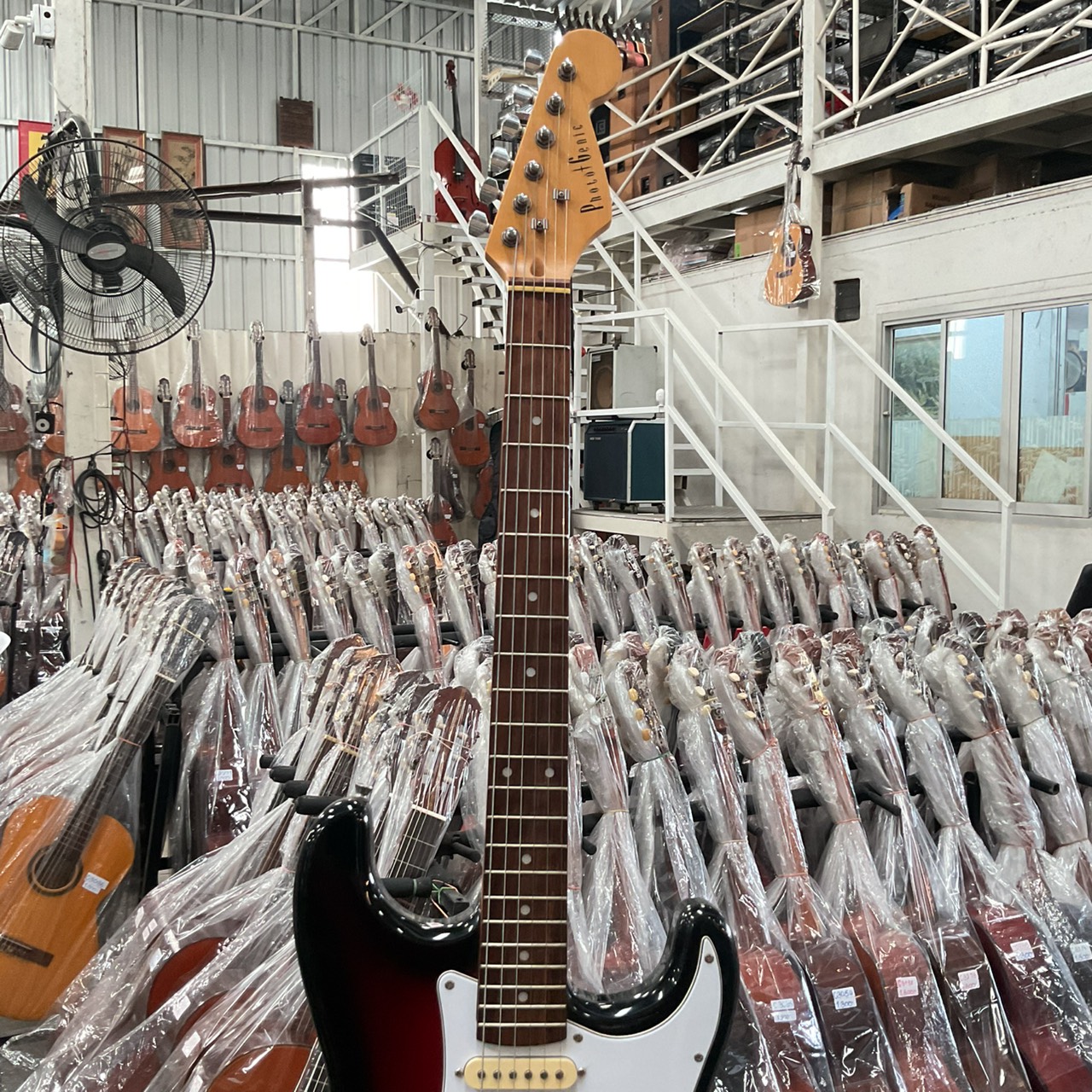 กีต้าร์ไฟฟ้า PhotoGenic