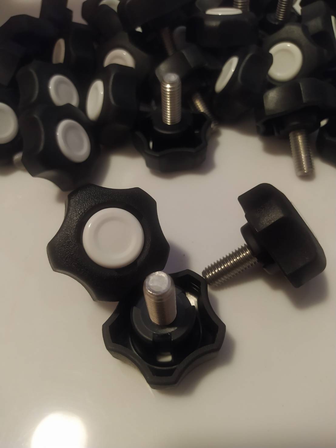 มือหมุนเกลียวแสตนเลส STAR KNOB TREAD STAINLESS