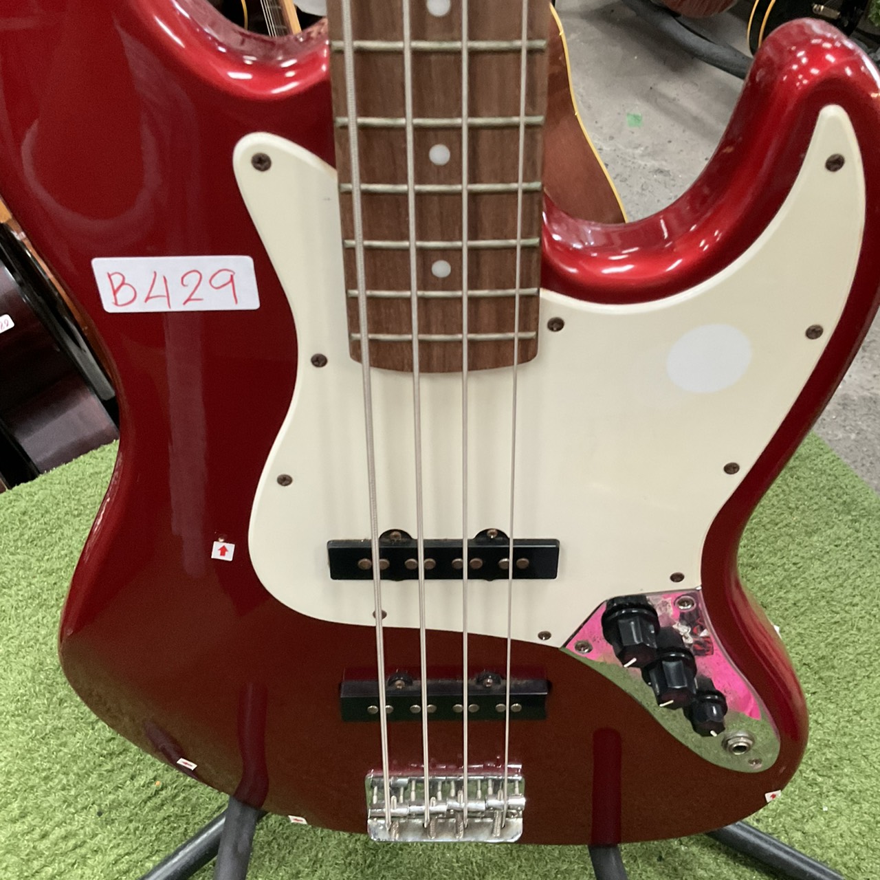 กีต้าร์เบส BUSKER'S