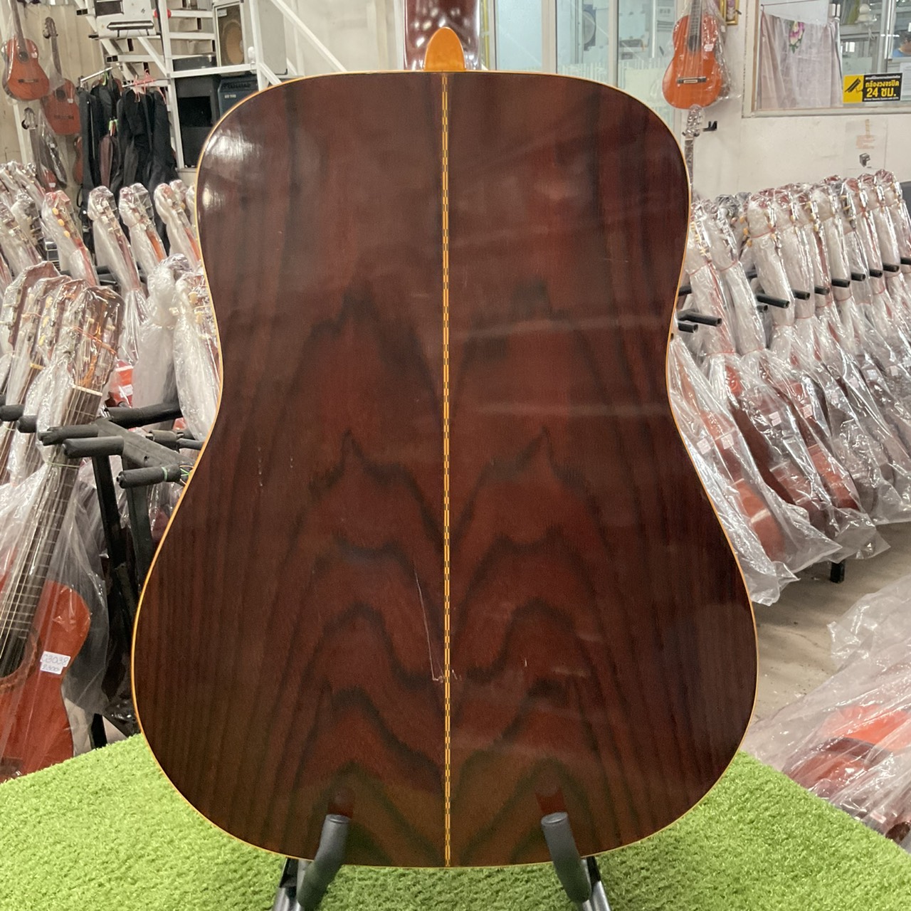 กีต้าร์โปร่ง YAMAHA : FG-251