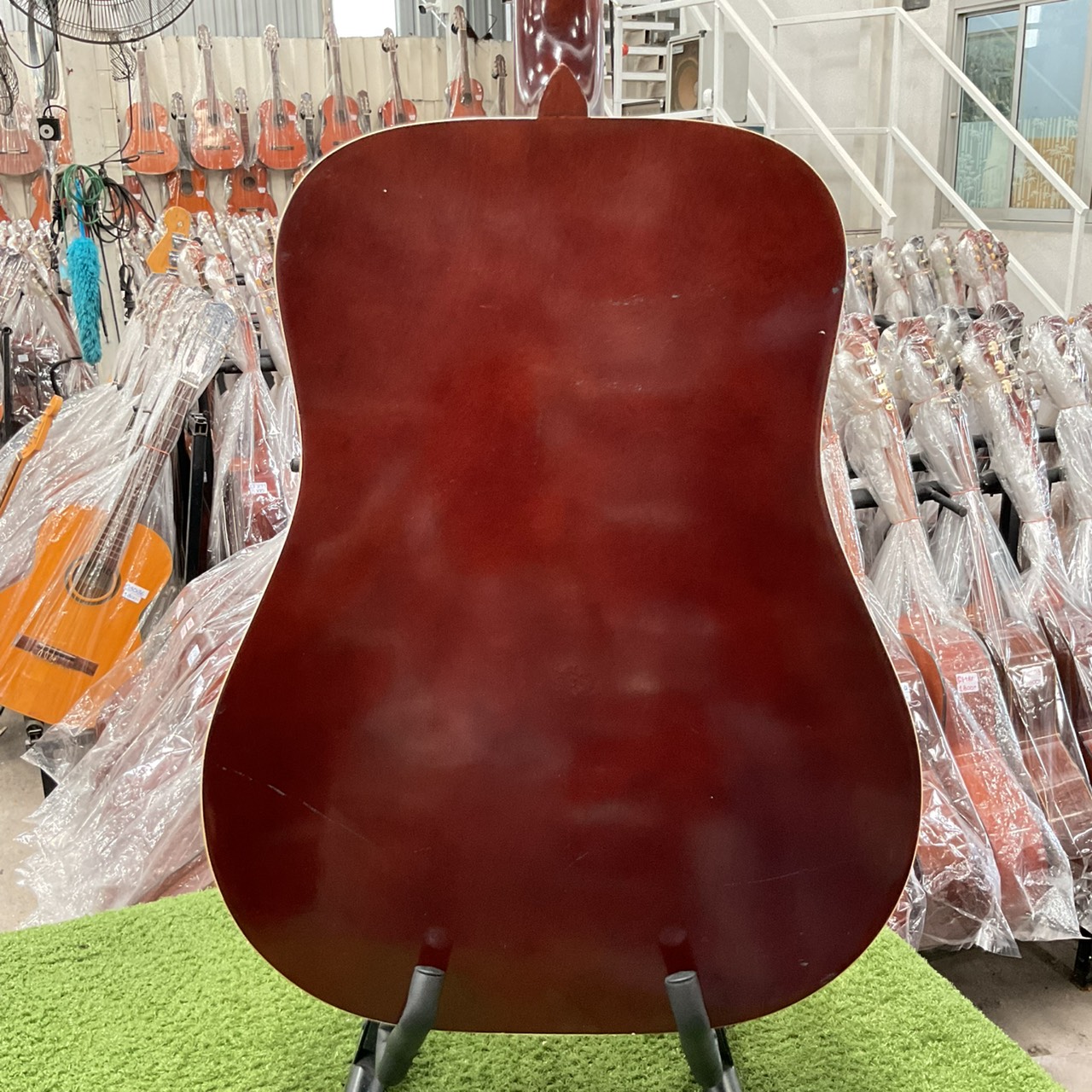 กีต้าร์โปร่ง Phenix : W130