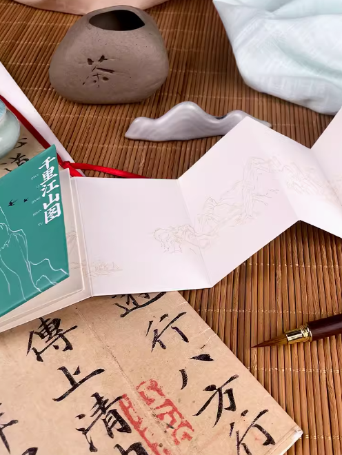 (Pre-order) แผ่นพับจิ๋วพิมพ์ลายเส้นสำหรับระบายสีน้ำ