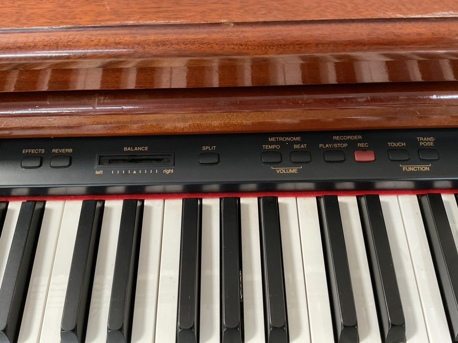 เปียโน KAWAI : PN 3