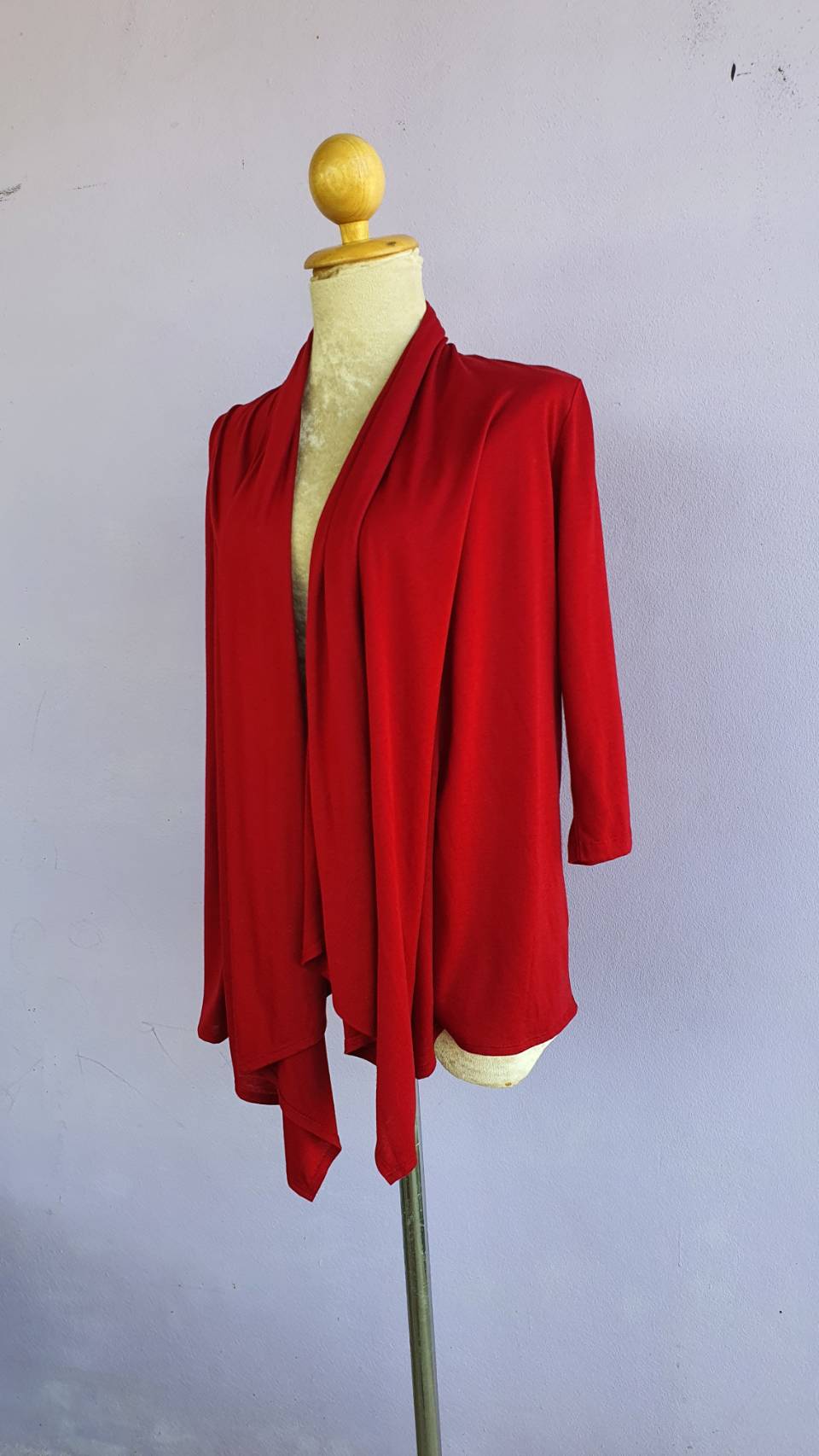 FF02805 เสื้อคลุมมือสอง สีแดง แบรนด์ bossini ladies อก 36 นิ้ว