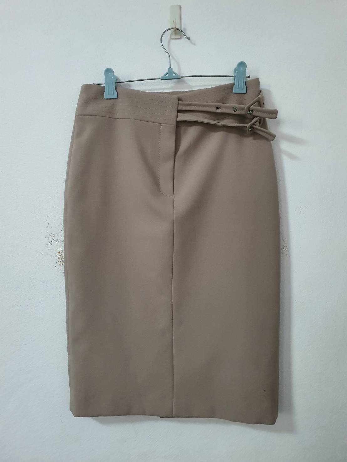 FF06531 กระโปรง มิอสอง สีเบจ MNG เอว 24 นิ้ว