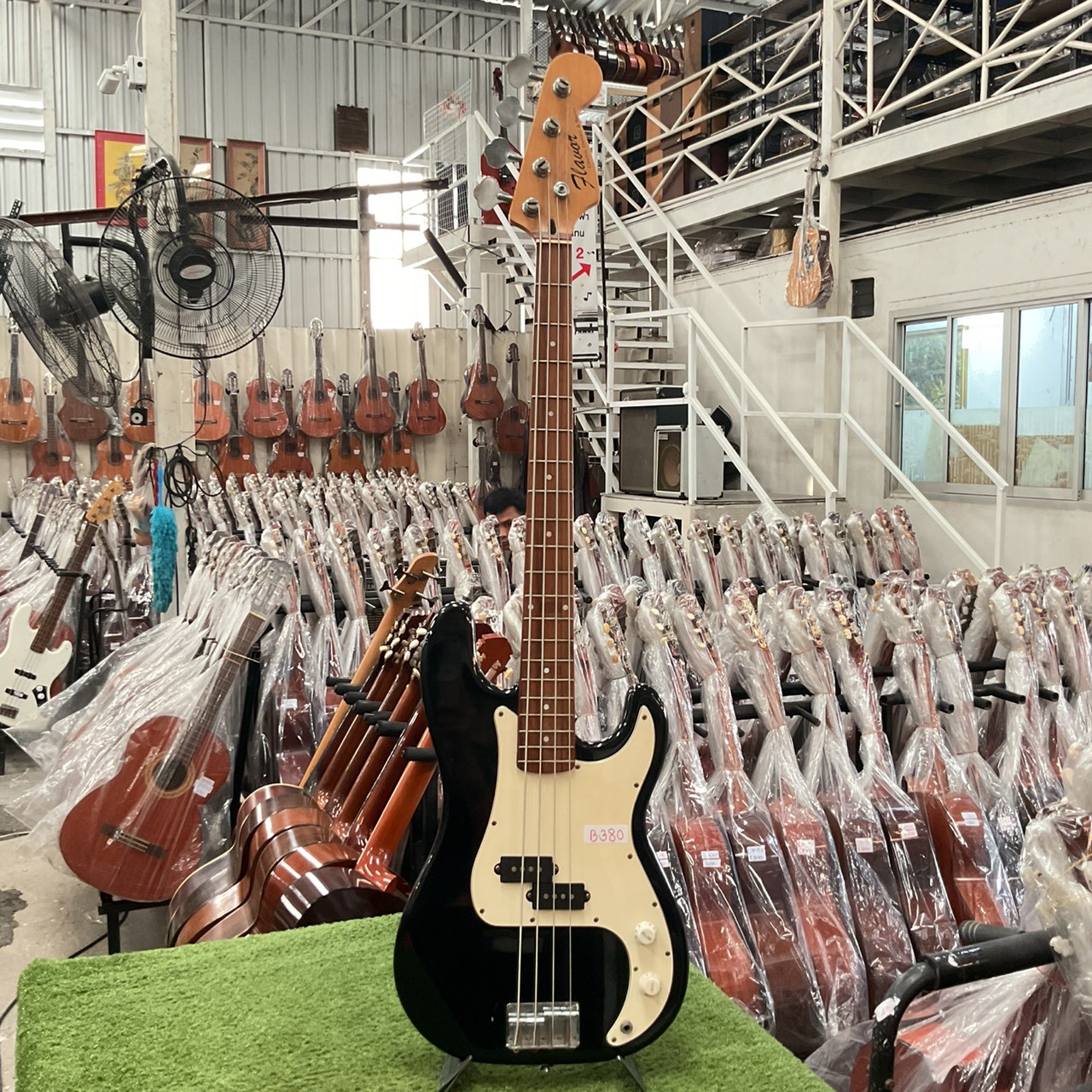 กีต้าร์เบส Flavor