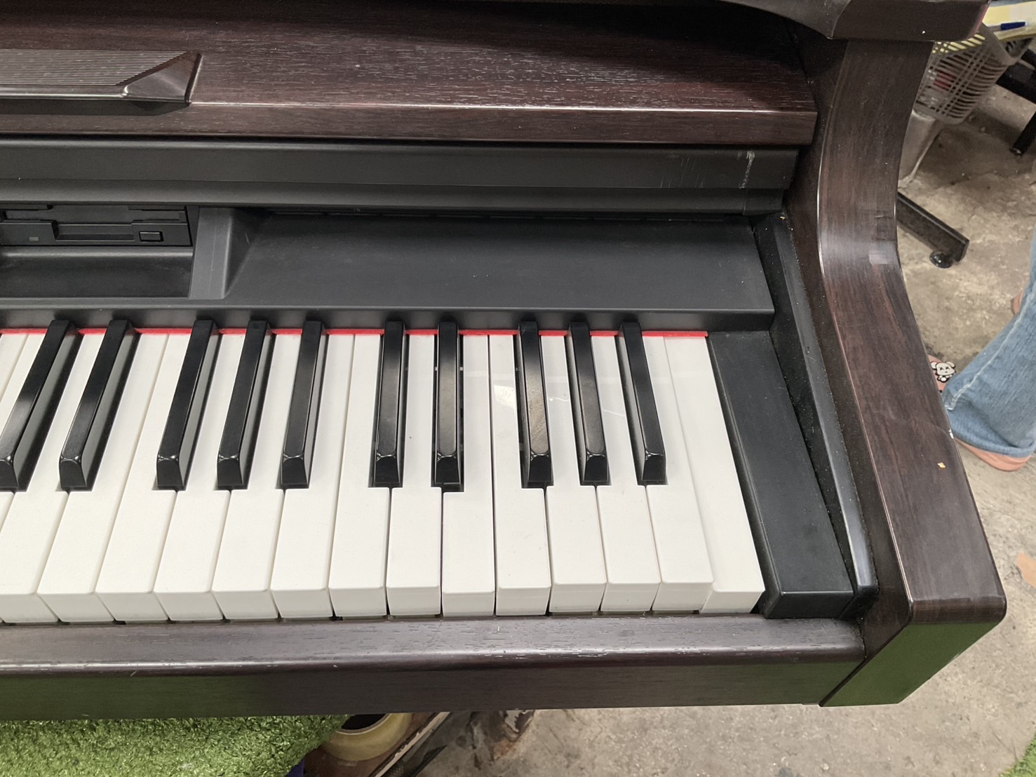 เปียโน YAMAHA : CLP-911 สินค้าไม่พร้อมใช้งาน (ต้องซ่อม)