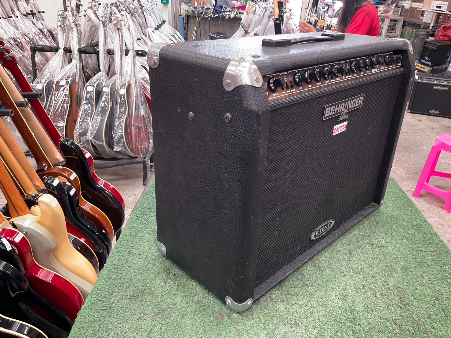 แอมป์กีต้าร์ BEHRINGER : V-TONE GMX210