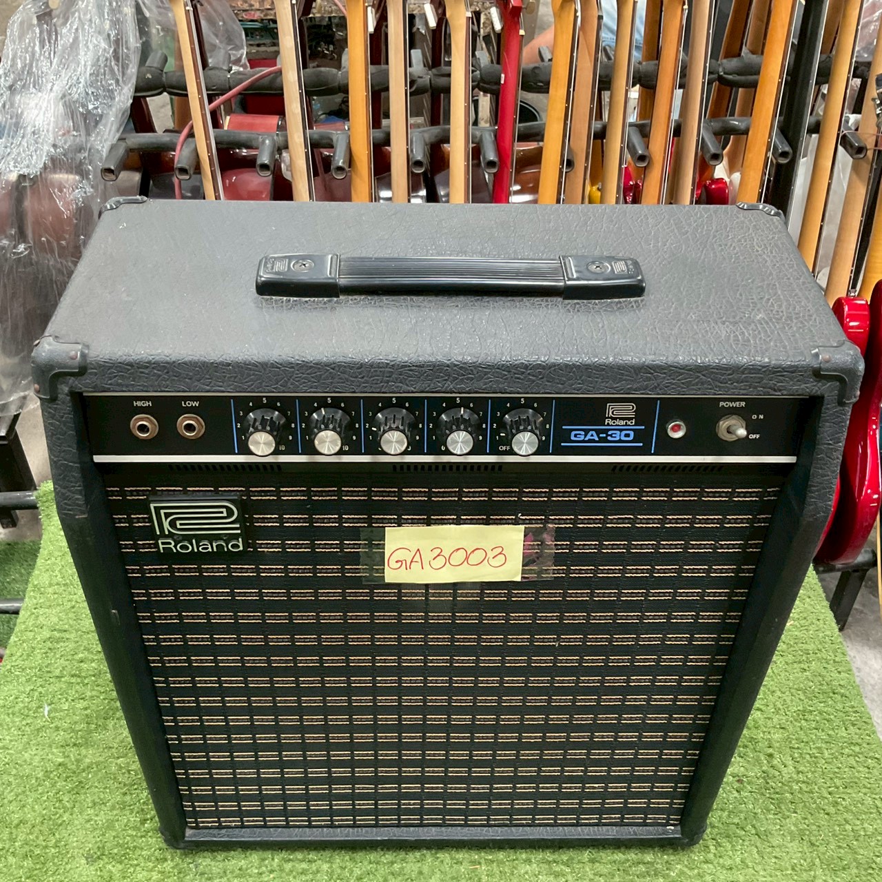 แอมป์กีต้าร์ Roland : GA-30