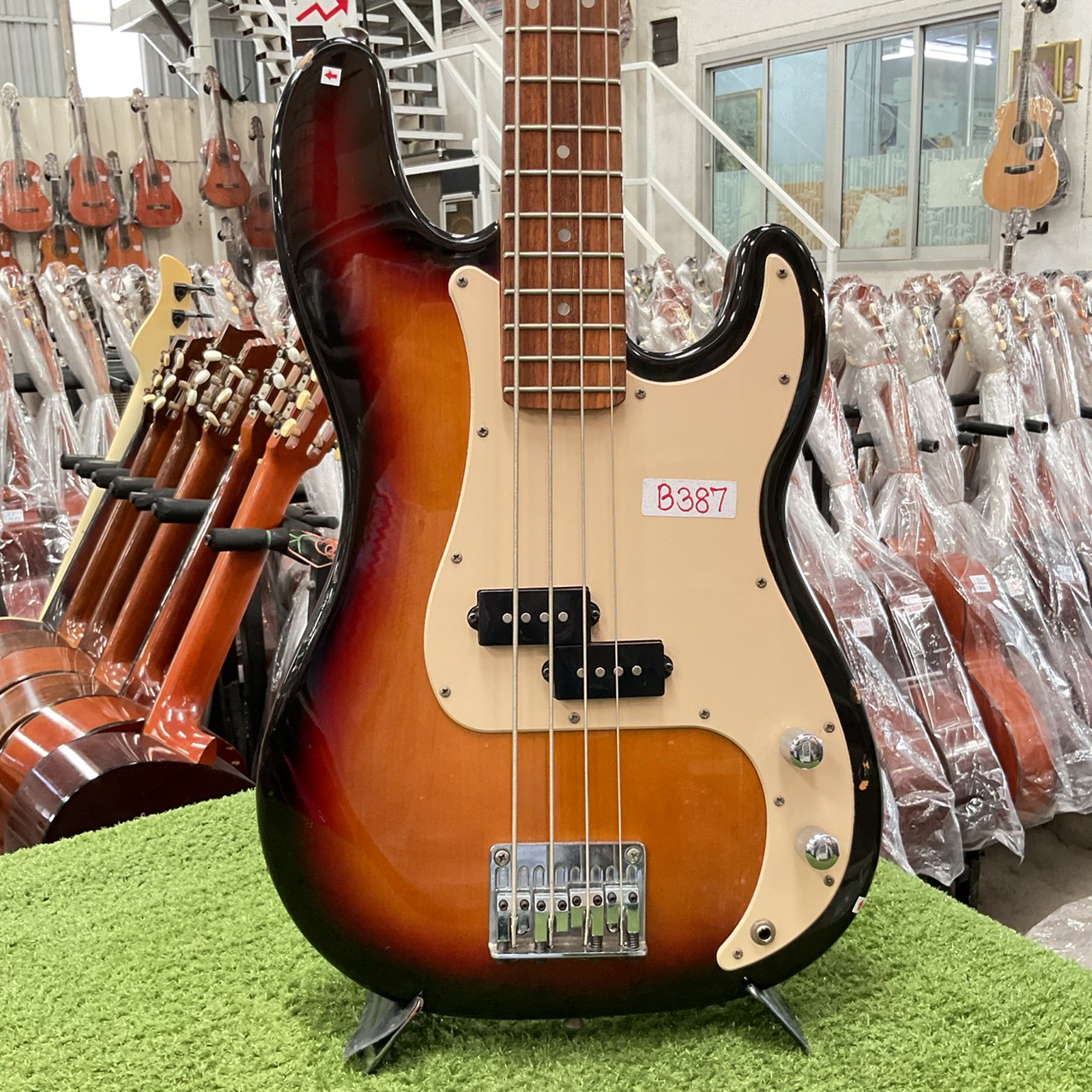 กีต้าร์เบส Craftsman : TRADITIONAL