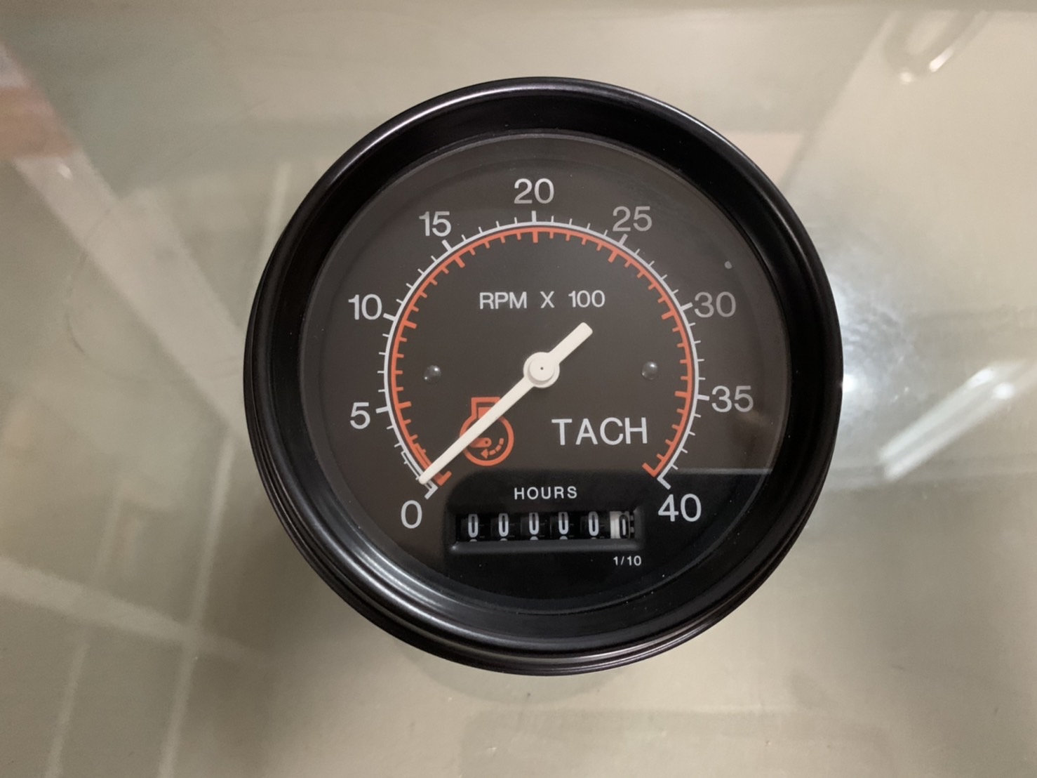 เกจ์วัดรอบไฟฟ้า DATCON 4000 RPM 3.5 นิ้ว มีวัดชั่วโมงในตัว 12V-24V ต่อกับไดชาร์ท